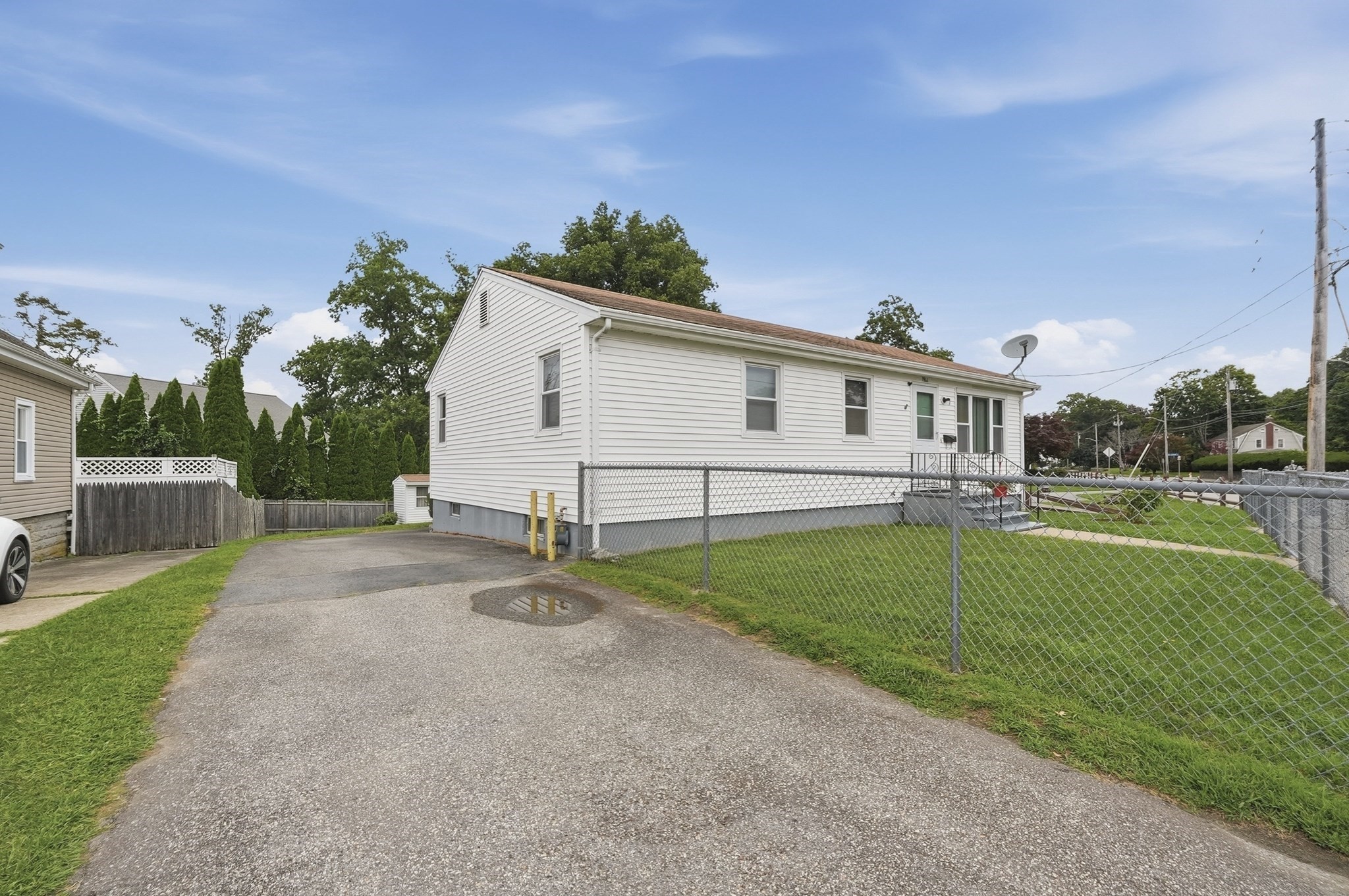 1966 Highland Ave Property Photo 3