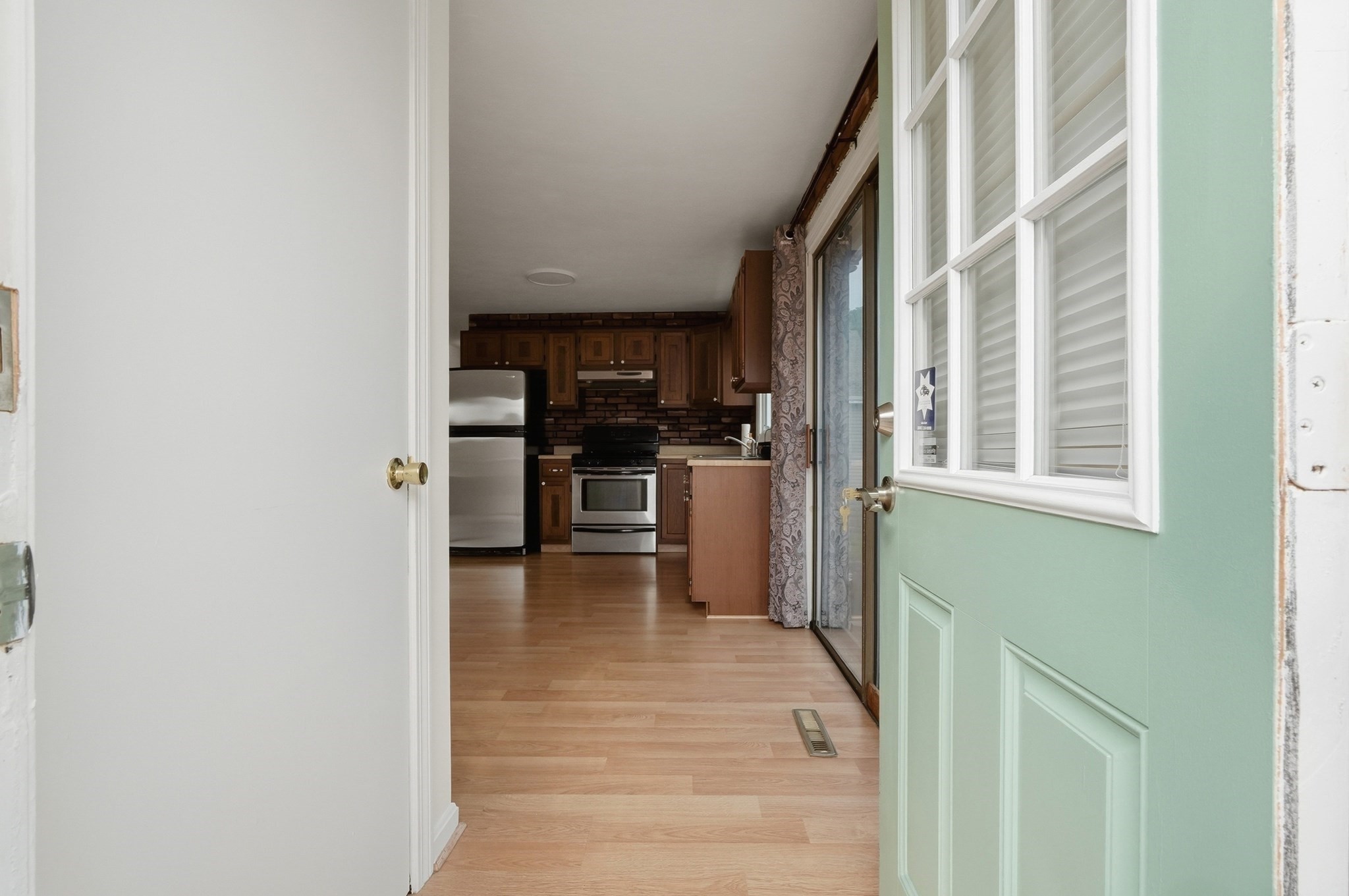 1966 Highland Ave Property Photo 8