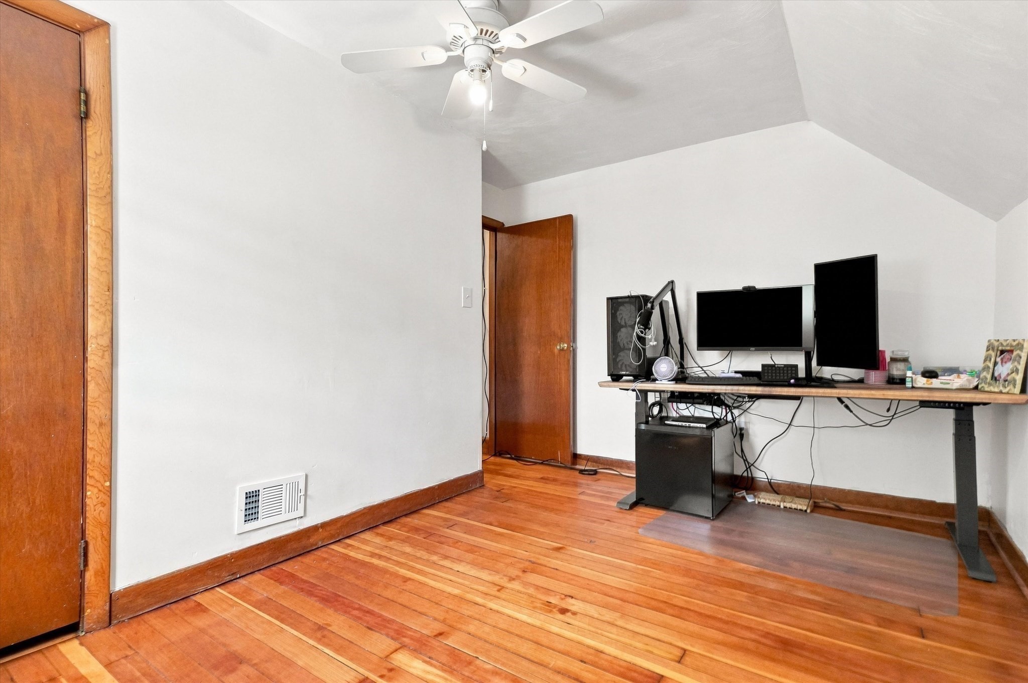 32 Villa Ave Property Photo 30