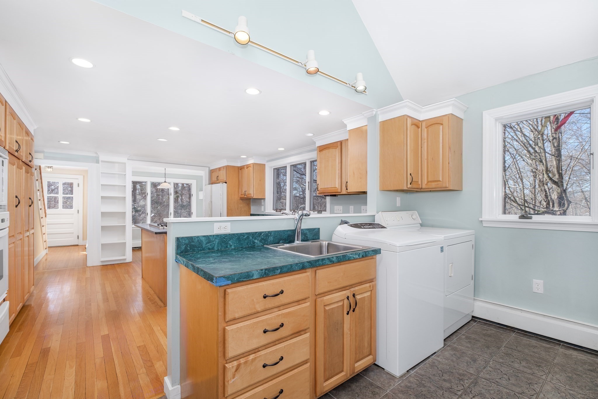 445 Glen Rd. Property Photo 14