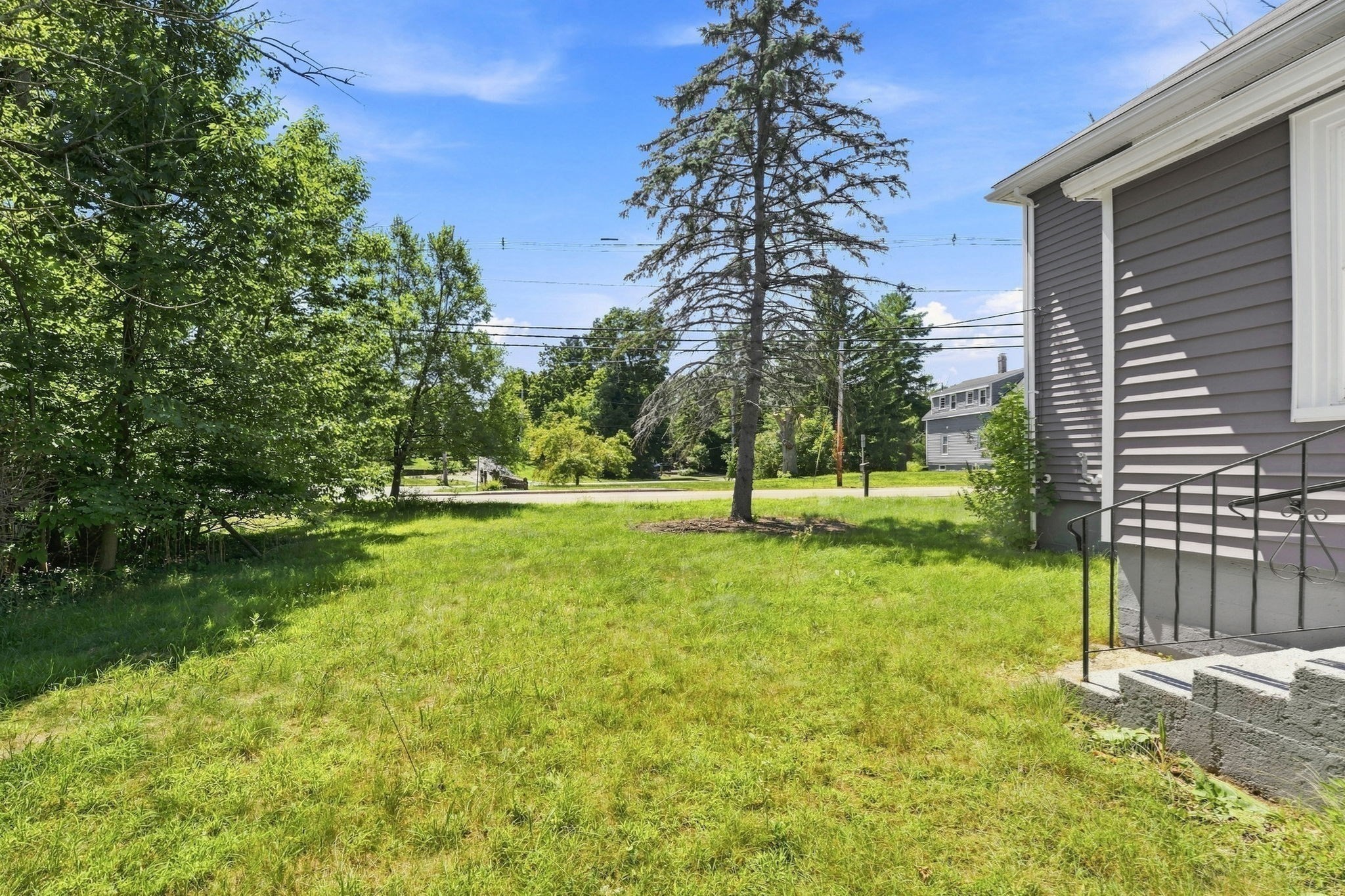 260 Thurber Ave Property Photo 5