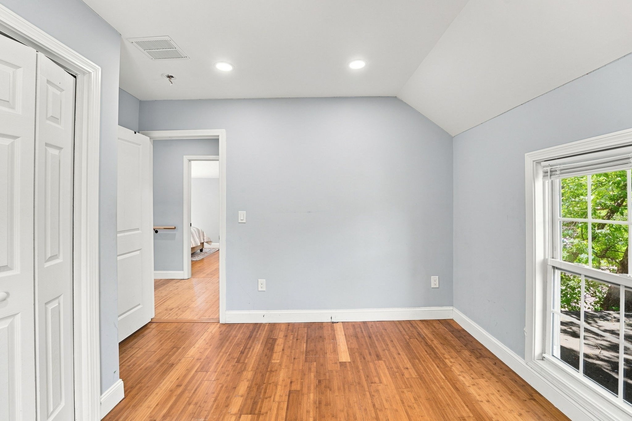 260 Thurber Ave Property Photo 12