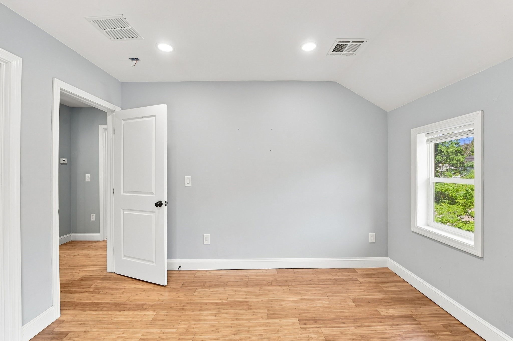 260 Thurber Ave Property Photo 18