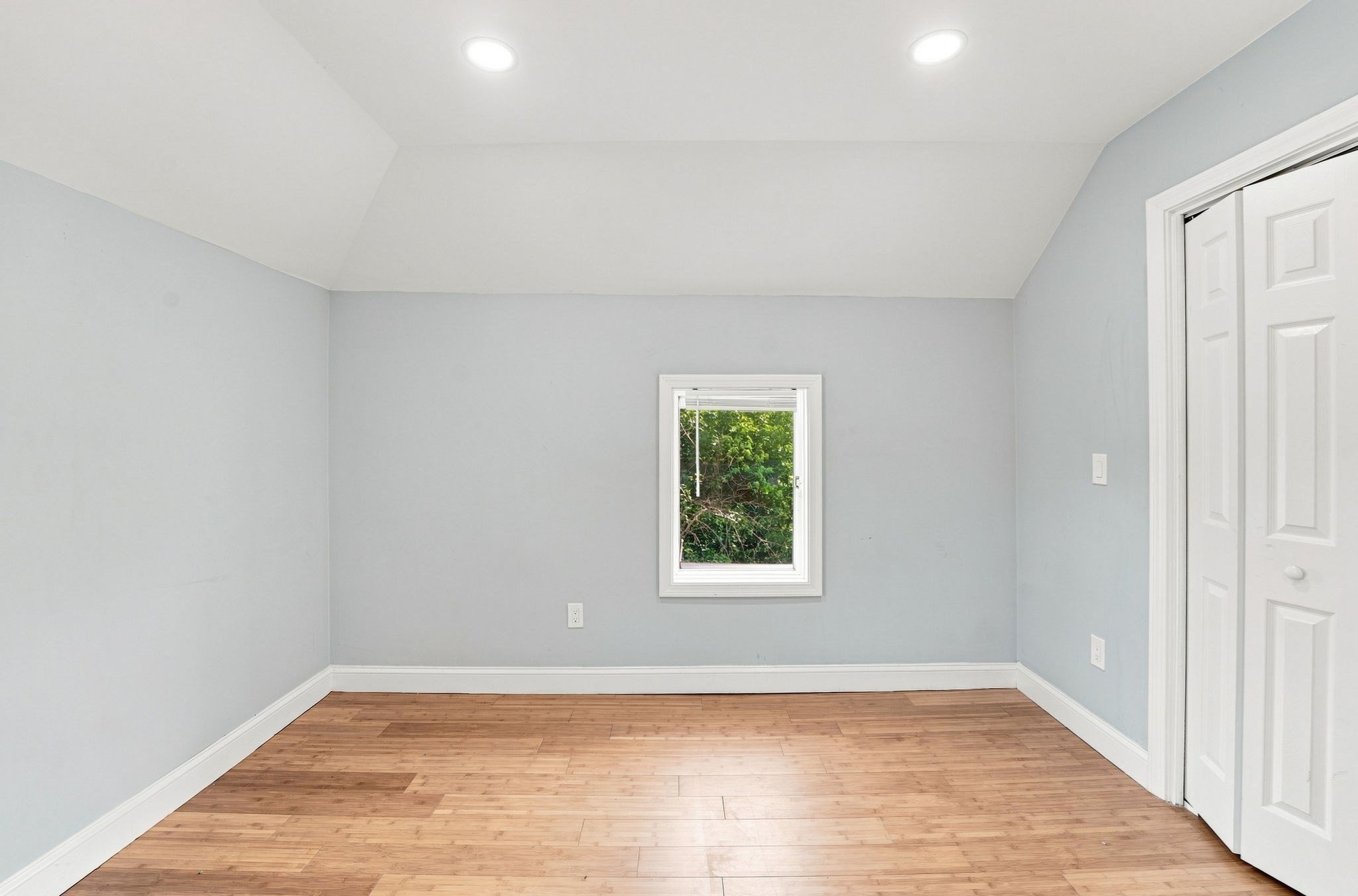 260 Thurber Ave Property Photo 19