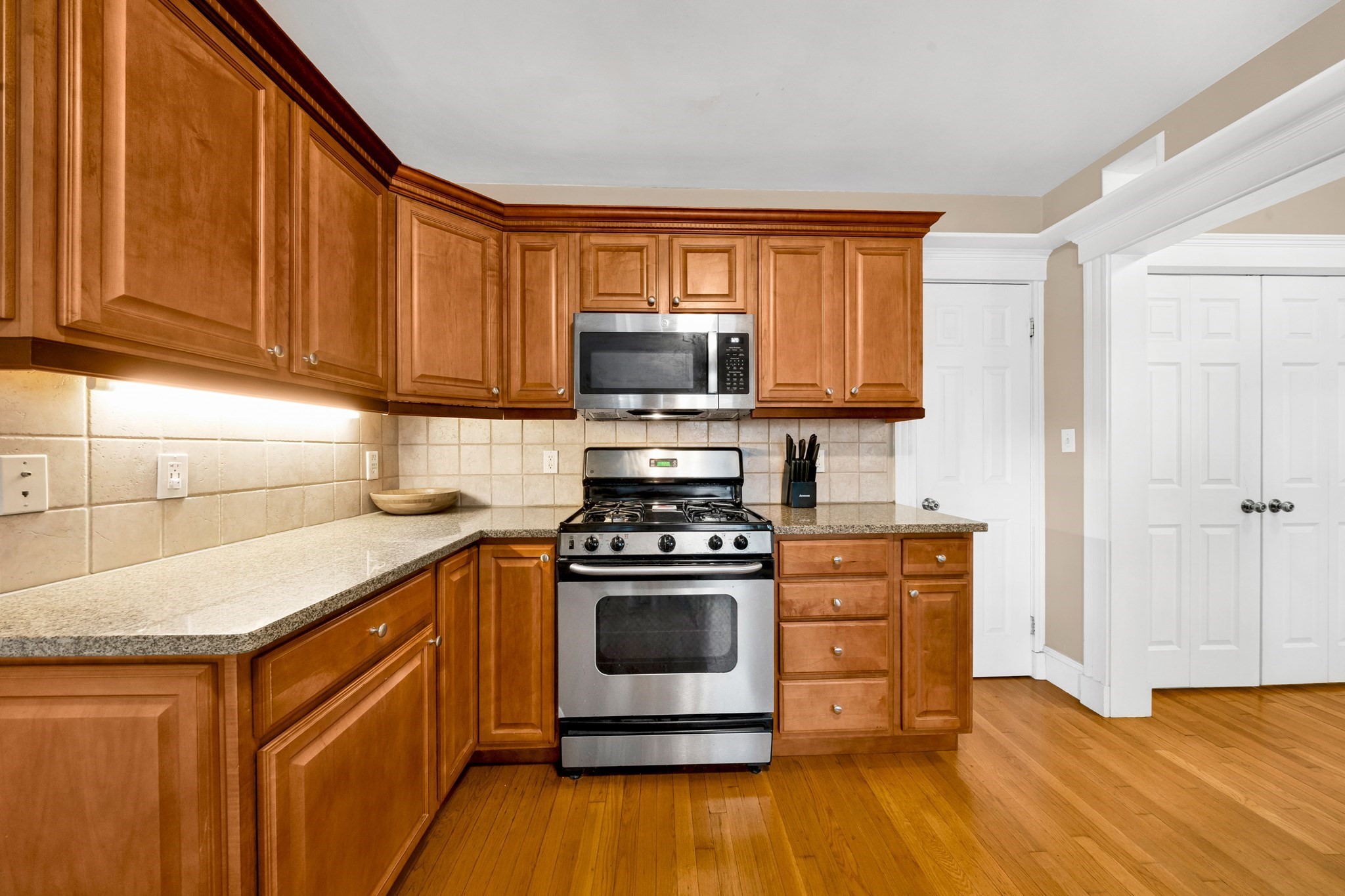32 Eddy St. # 1 Property Photo 7