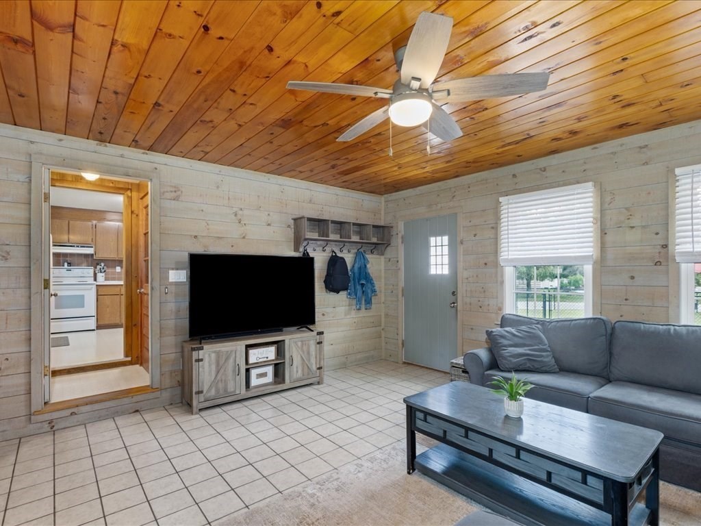 3 Michael Rd Property Photo 10