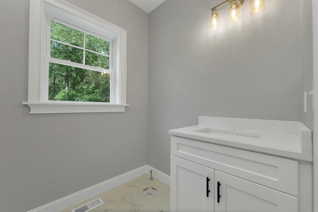 60 Jenkins Rd Property Photo 15