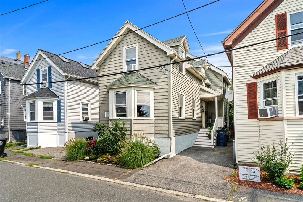 15 Beacon St Property Photo 1