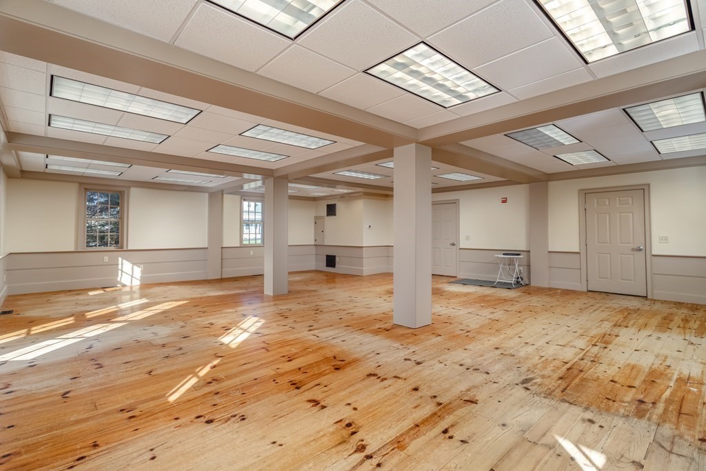 10 Common Rd Property Photo 6