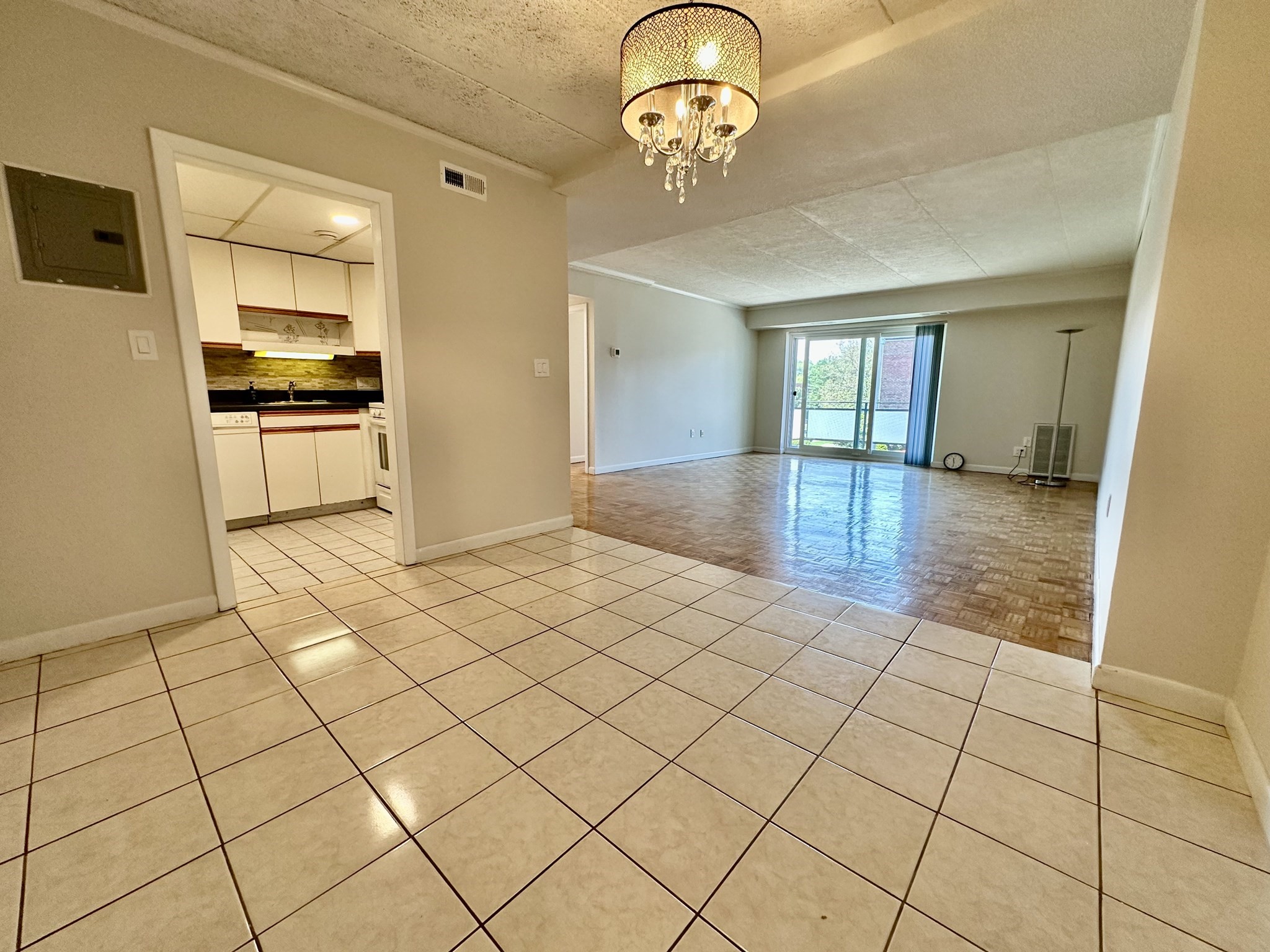 44 Broadlawn Park # 22a Property Photo 3