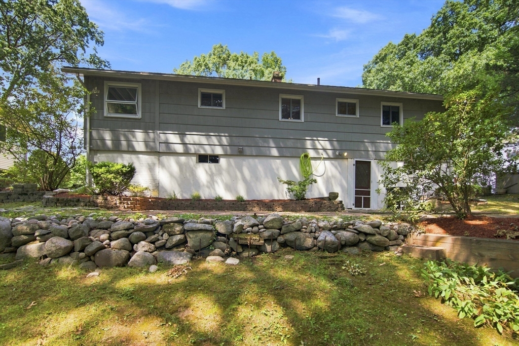 24 Upper Joclyn Ave Property Photo 23