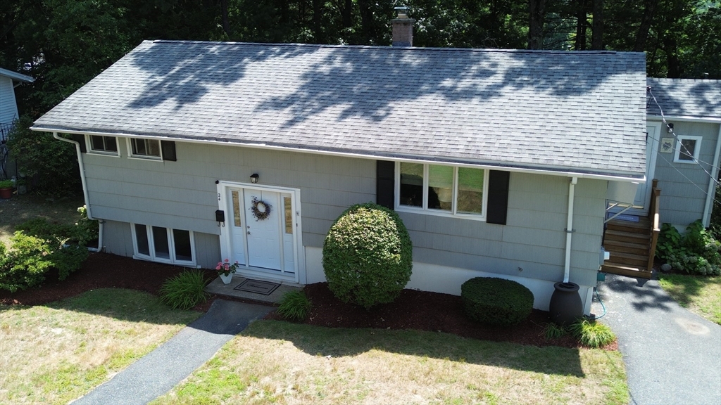 24 Upper Joclyn Ave Property Photo 25