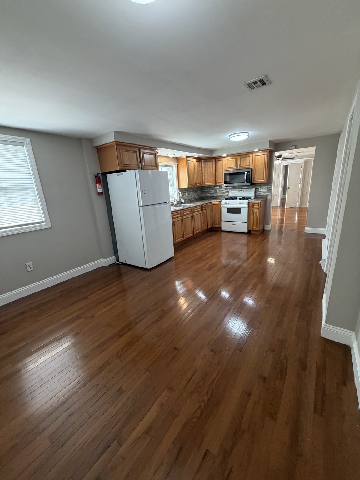 99 Weston St # 2 Property Photo 1
