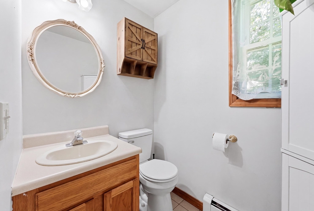 77 Old Gilbertville Rd Property Photo 8