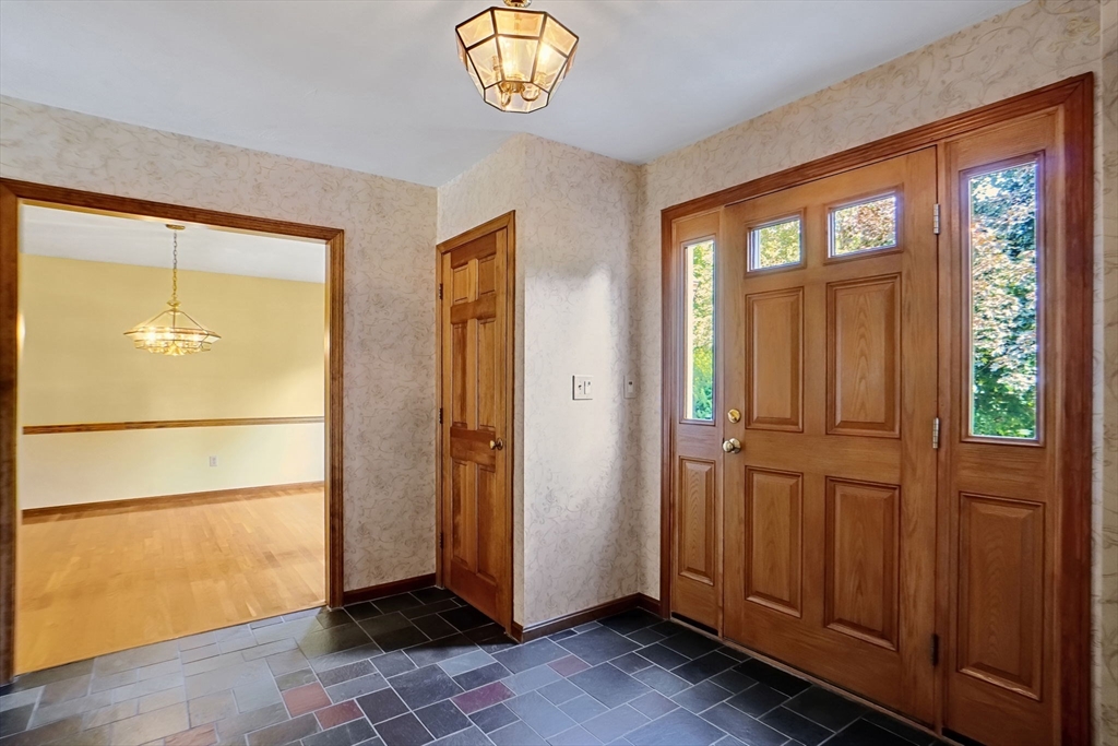 22 Danielle Ln Property Photo 4