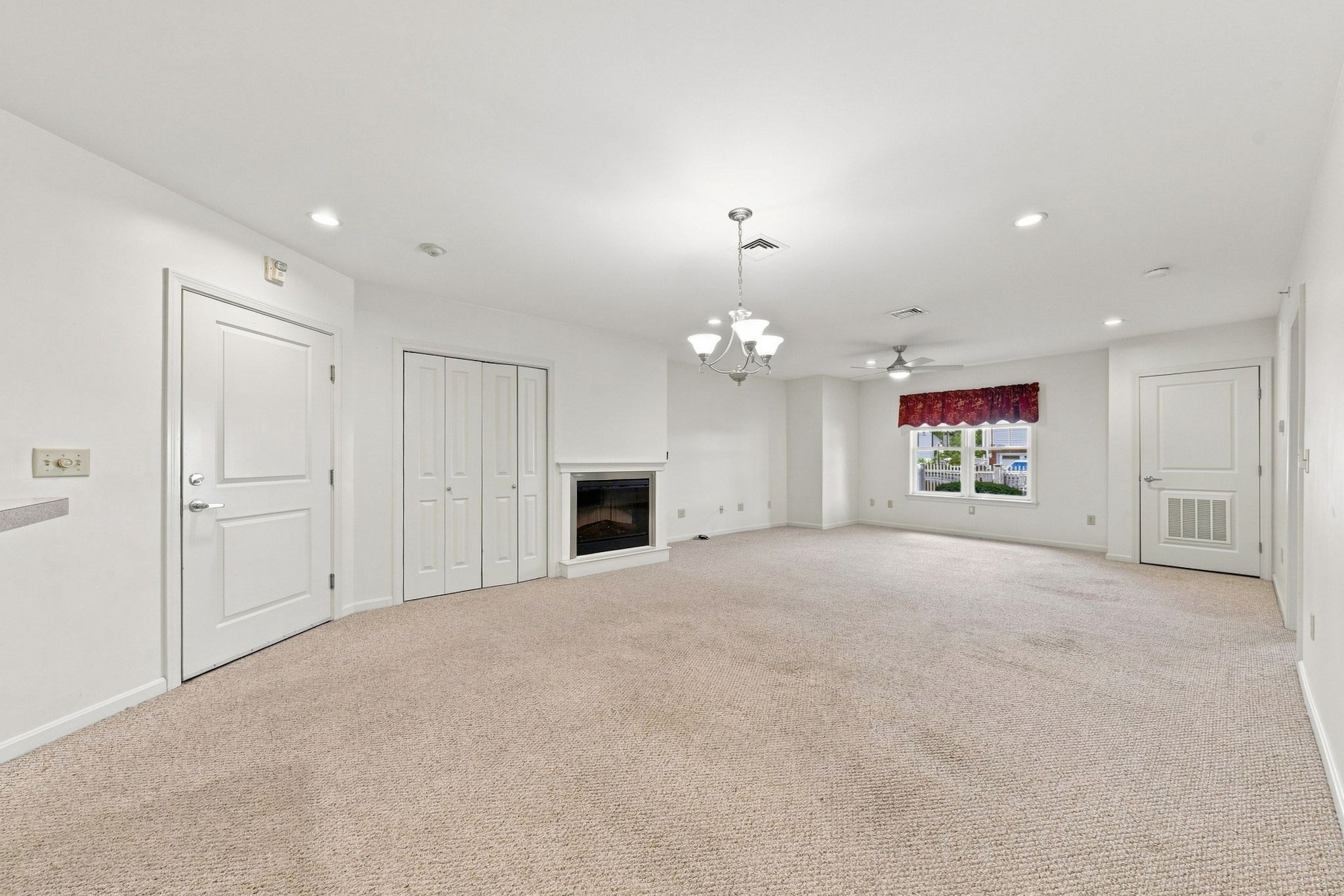 1068 Victoria St # A4 Property Photo 7