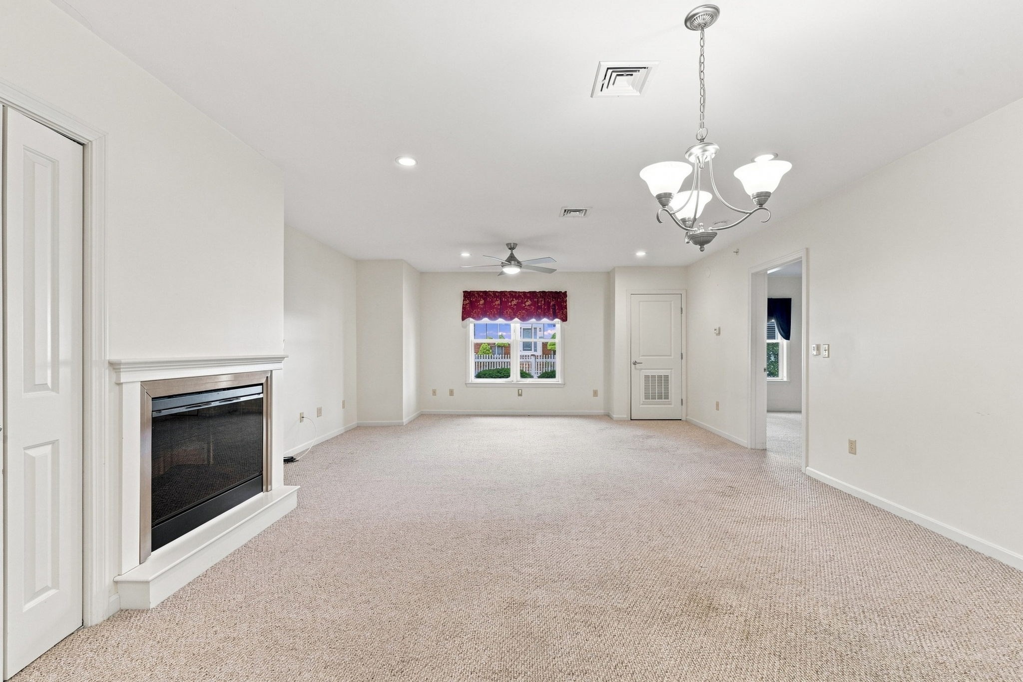 1068 Victoria St # A4 Property Photo 9