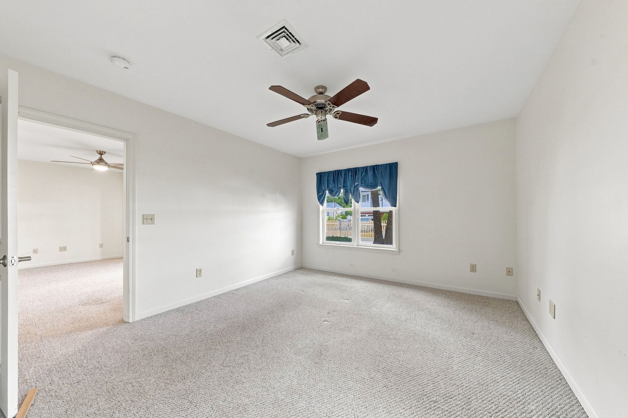 1068 Victoria St # A4 Property Photo 13