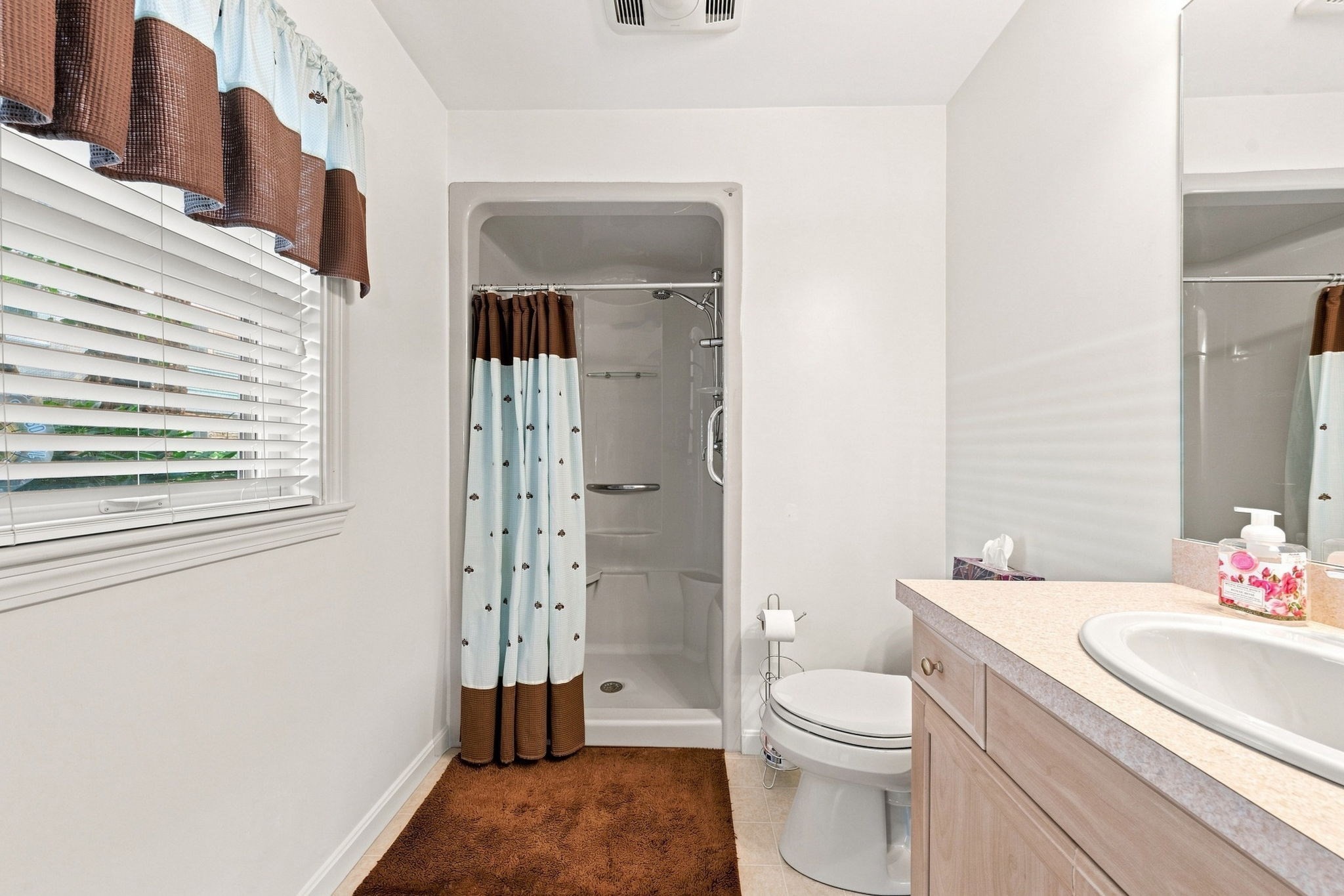 1068 Victoria St # A4 Property Photo 15