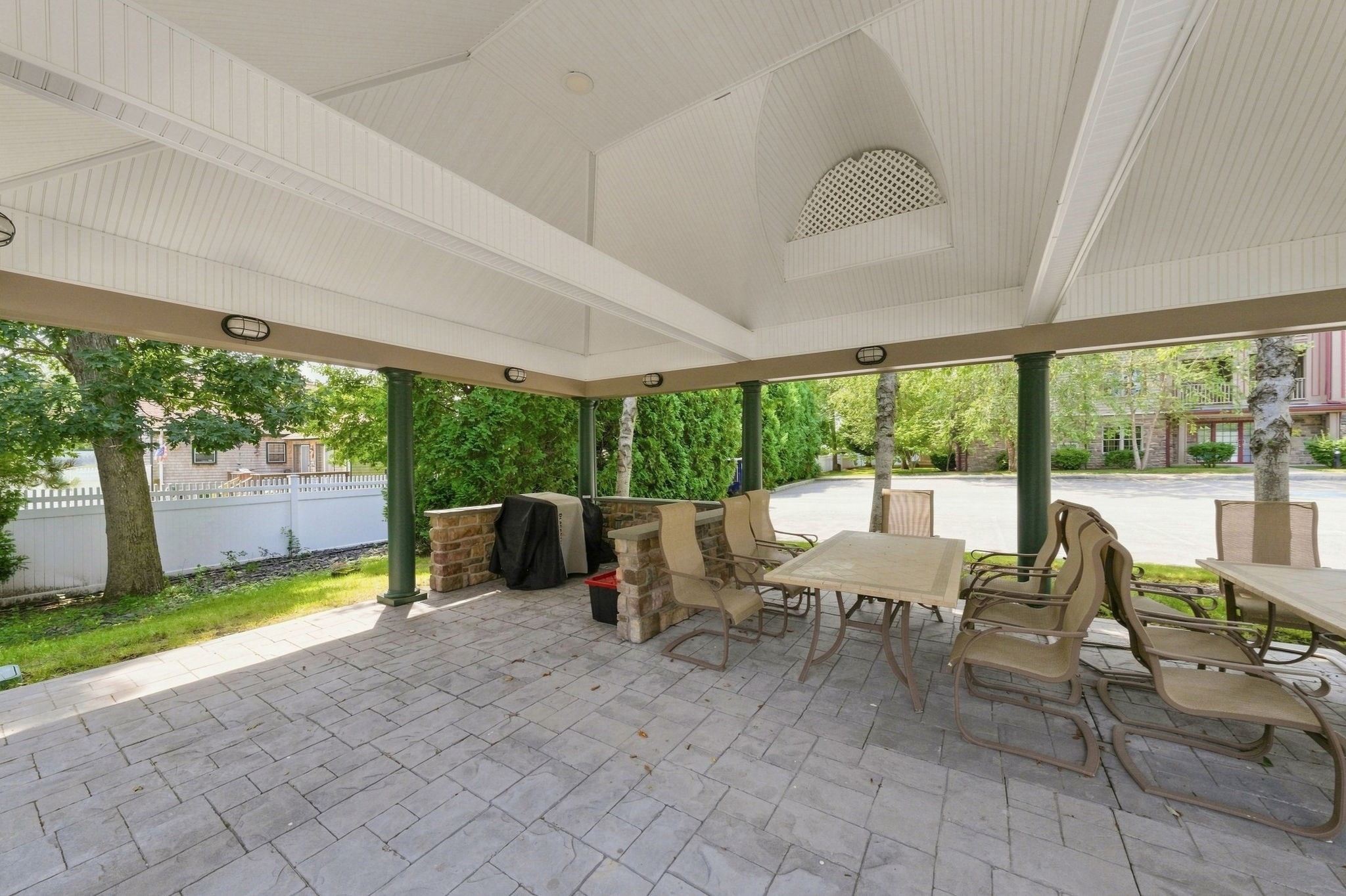 1068 Victoria St # A4 Property Photo 25