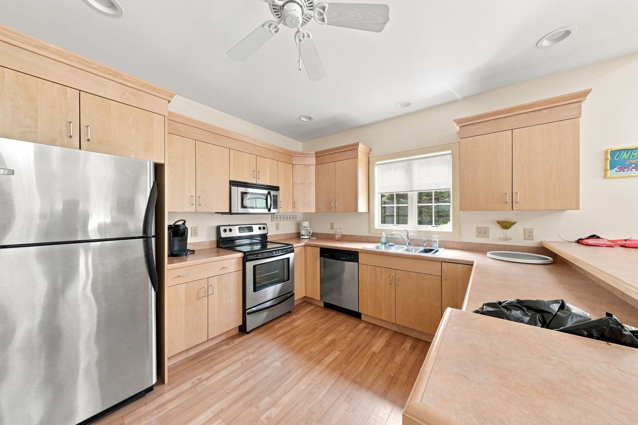 1068 Victoria St # A4 Property Photo 29