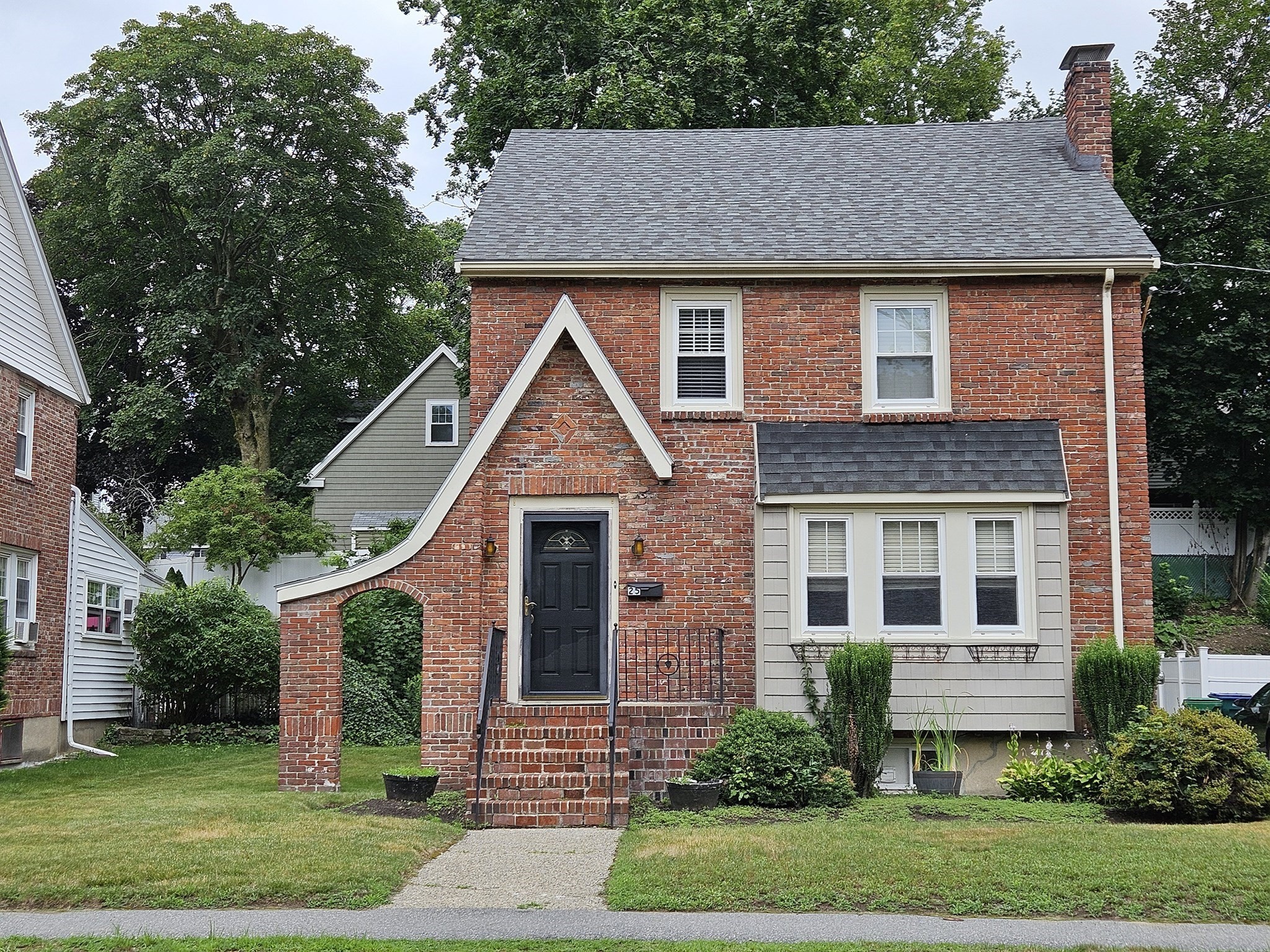 25 Essex St Property Photo 1
