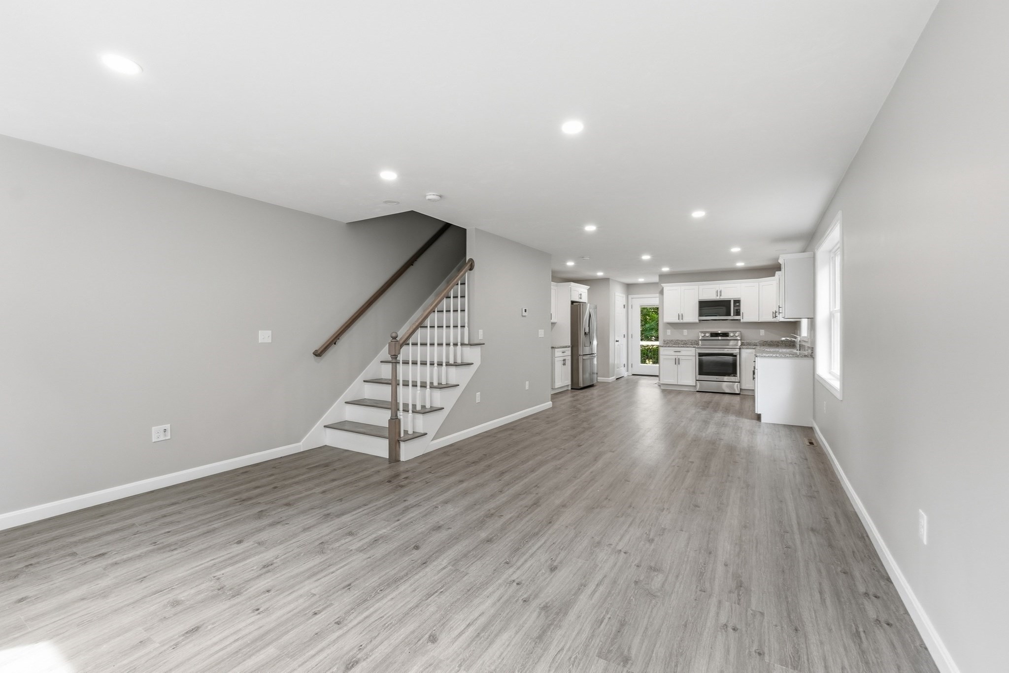 71 Pine St # B Property Photo 6