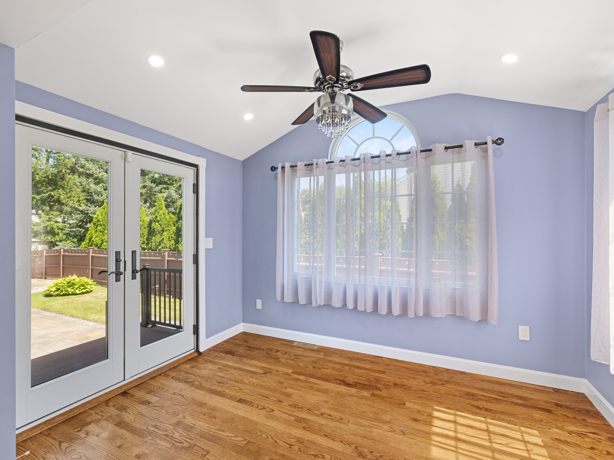 7 Fabens St Property Photo 10