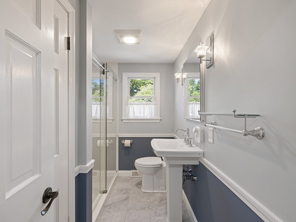 7 Fabens St Property Photo 11