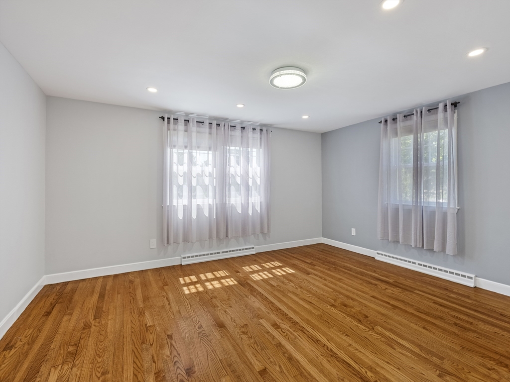7 Fabens St Property Photo 12