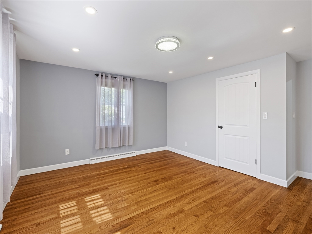 7 Fabens St Property Photo 13