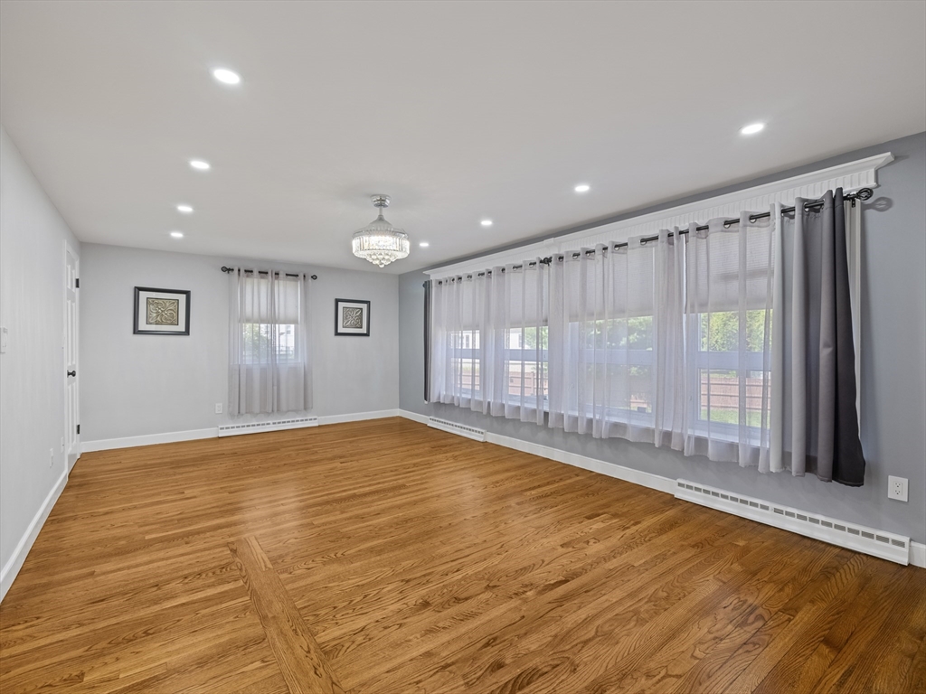 7 Fabens St Property Photo 14