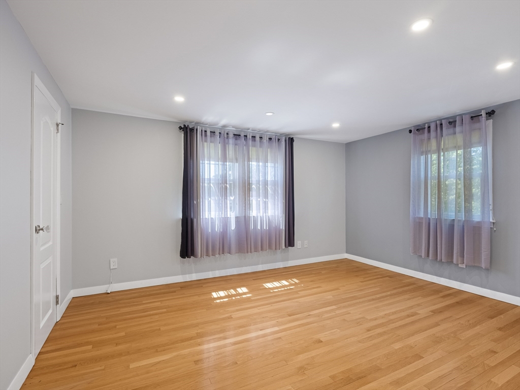 7 Fabens St Property Photo 18
