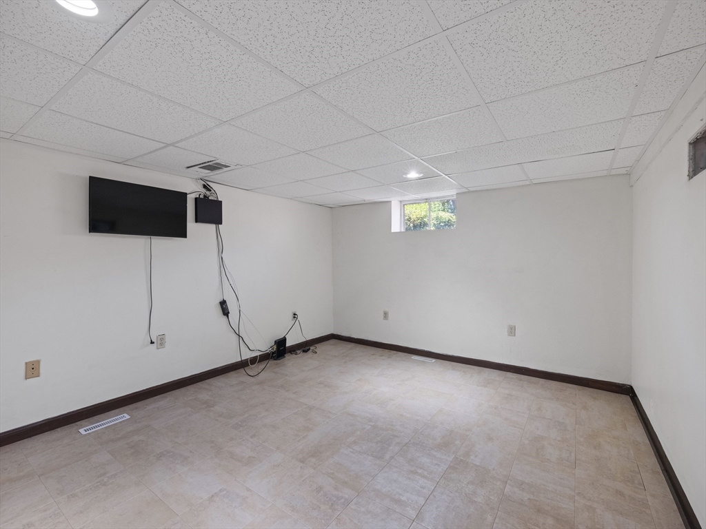 7 Fabens St Property Photo 29