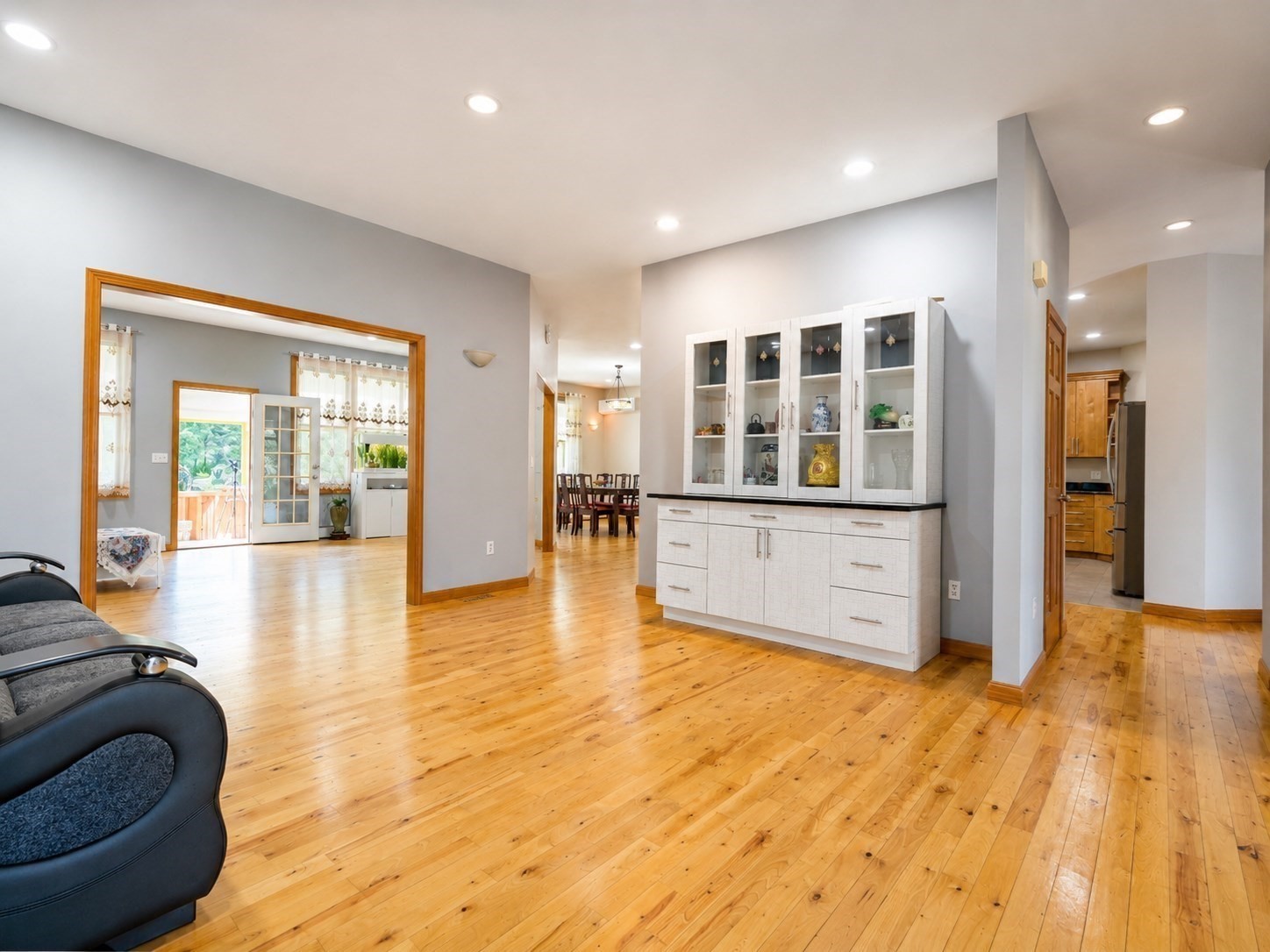 36 E Brookfield Rd Property Photo 2