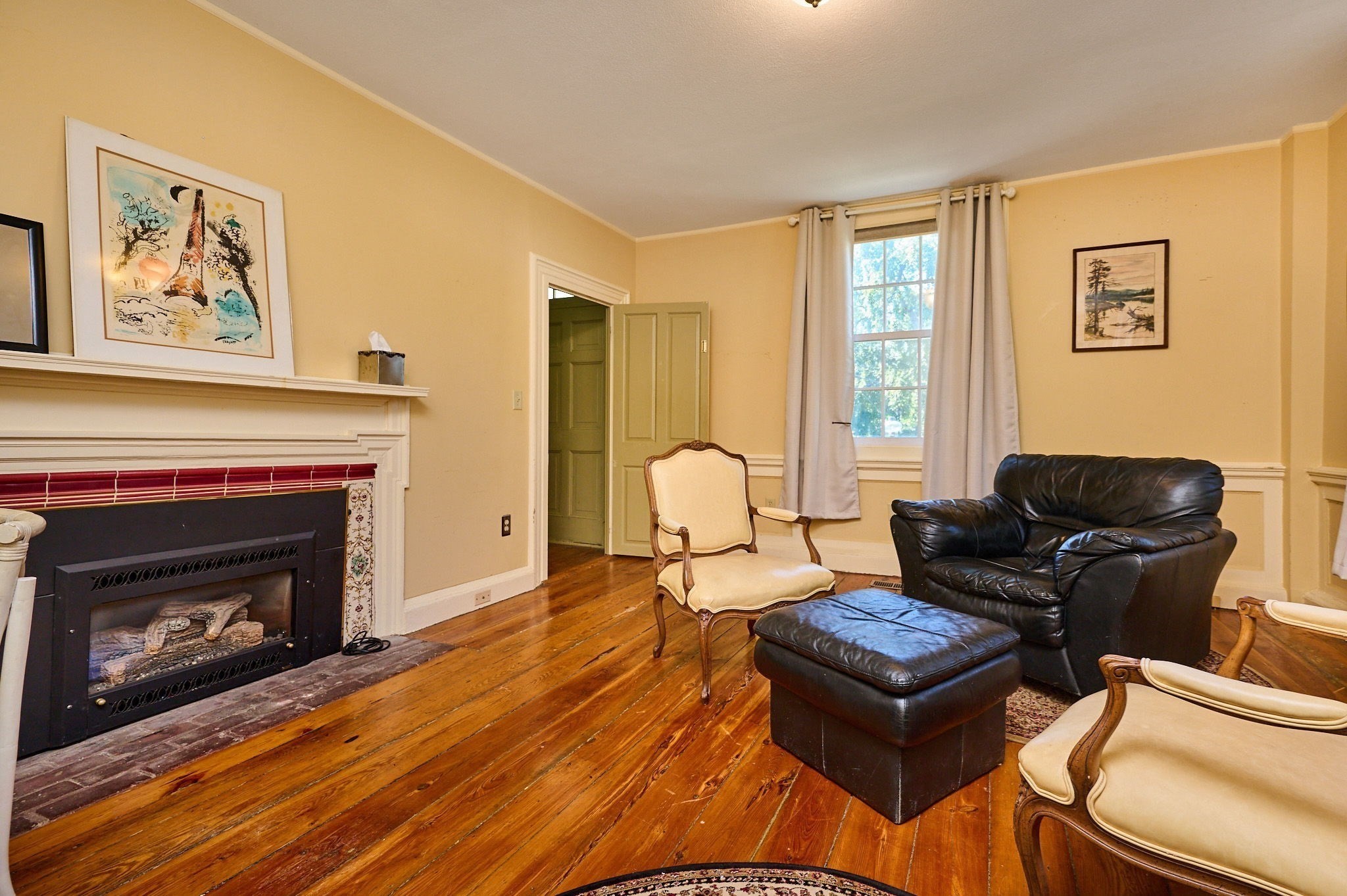 25 Woodbridge St Property Photo 6