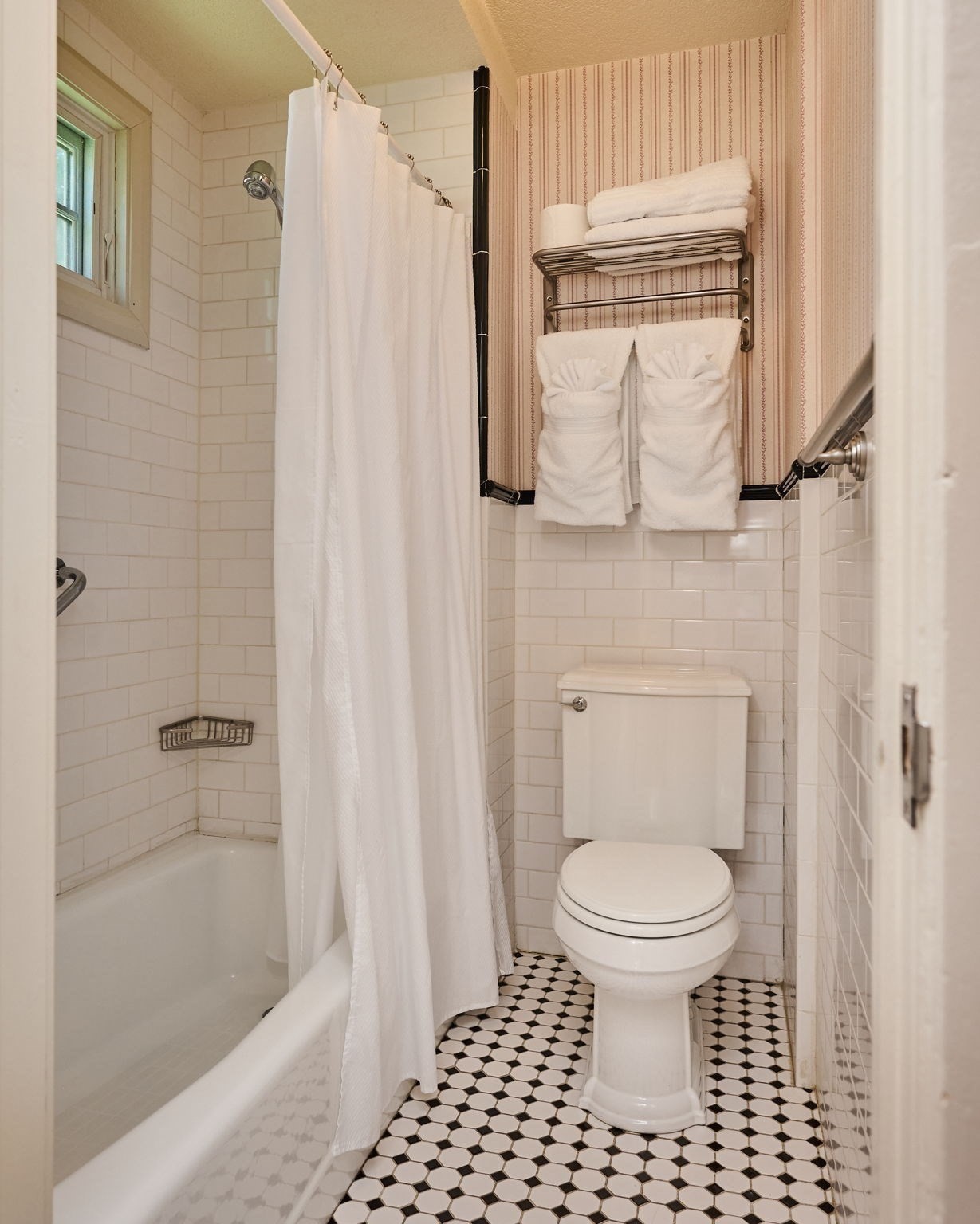 25 Woodbridge St Property Photo 29