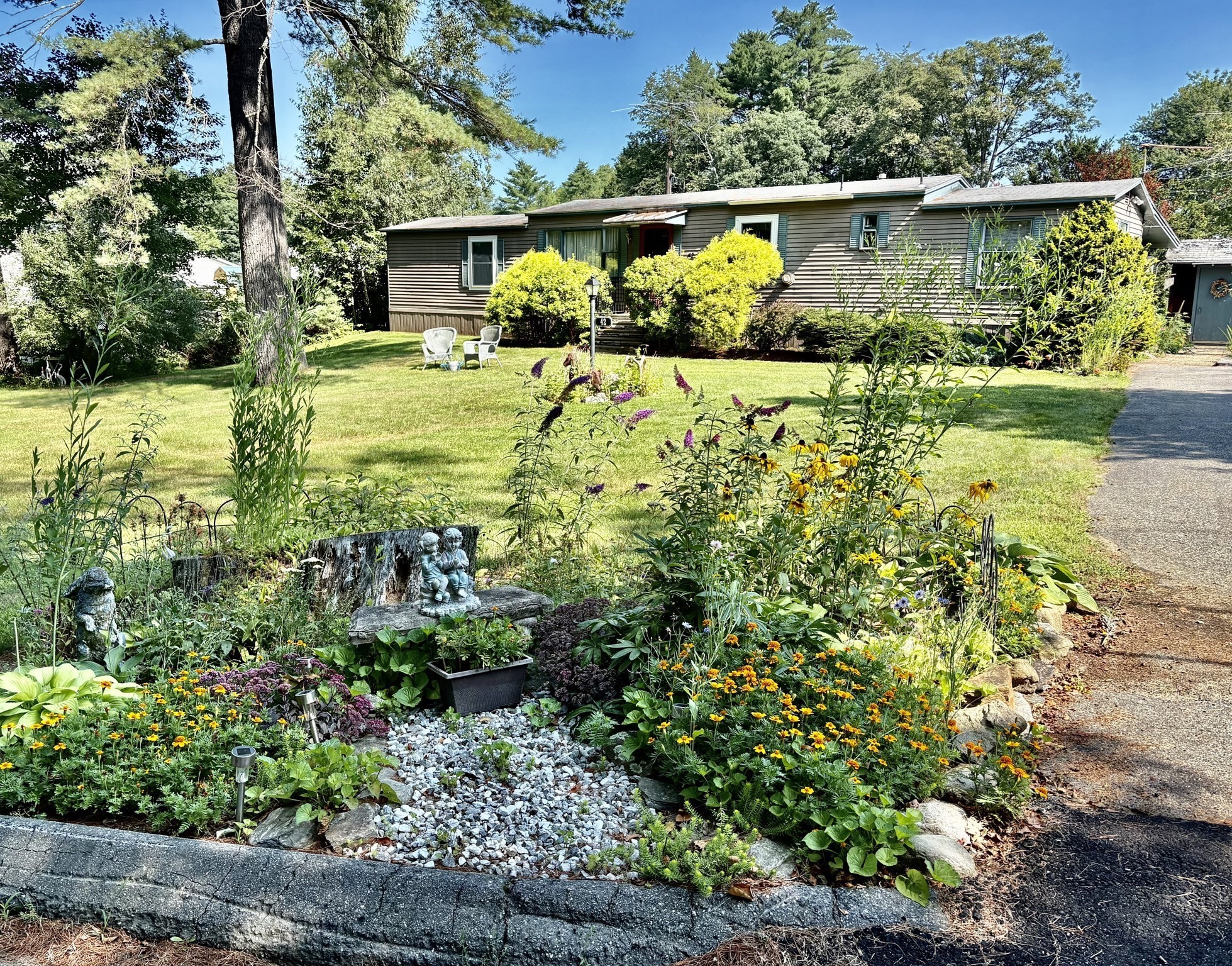 42 Dana Rd. Property Photo 2