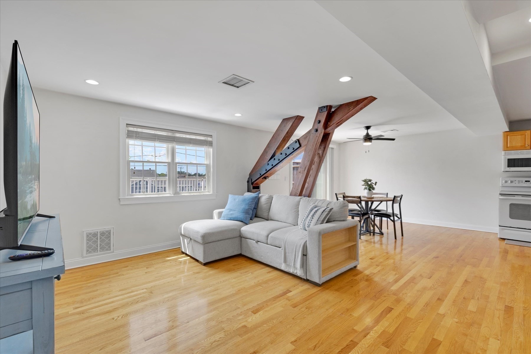 615 Main # 7 Property Photo 10