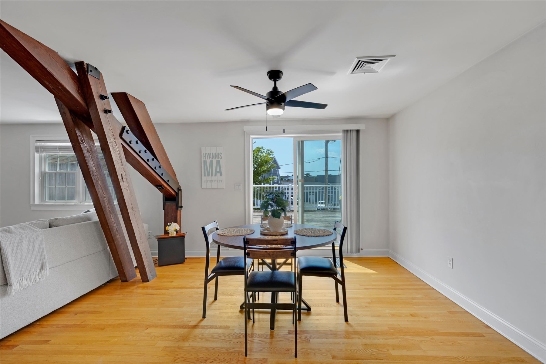 615 Main # 7 Property Photo 11