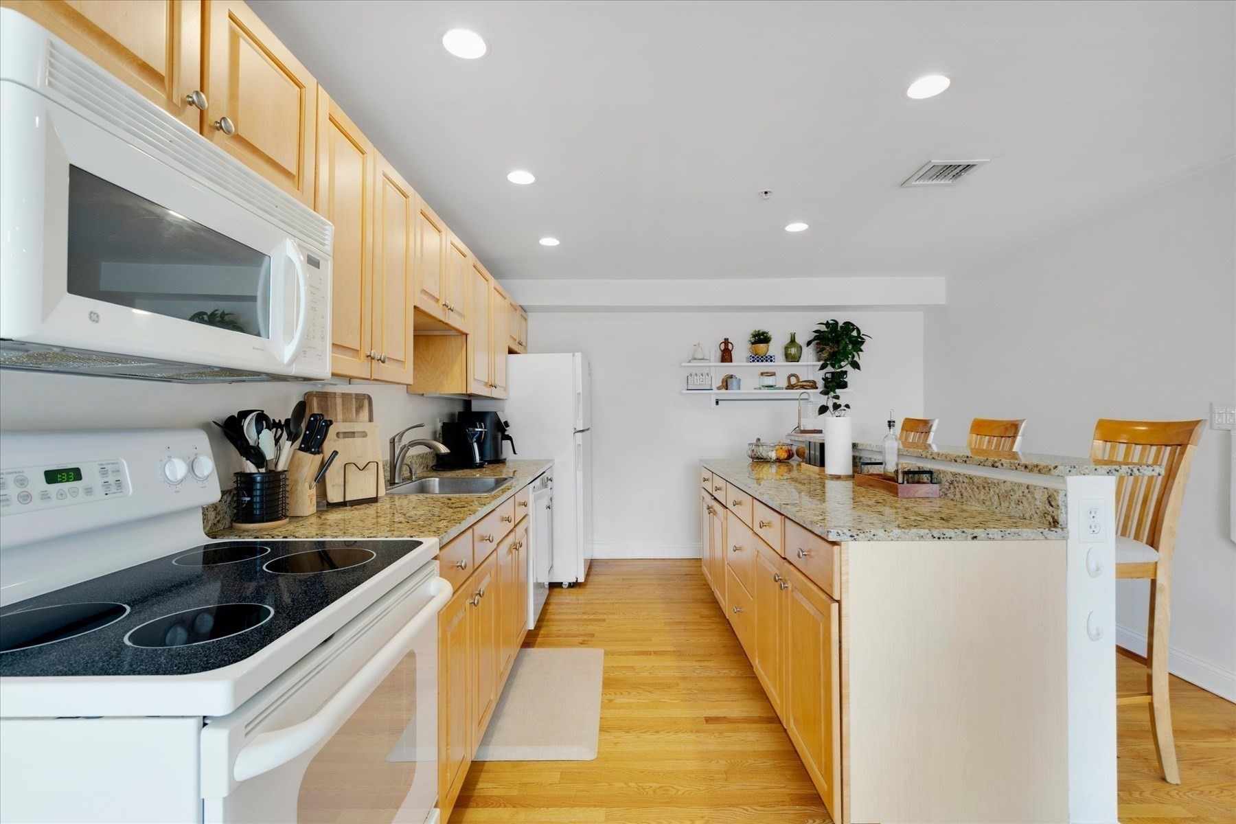 615 Main # 7 Property Photo 12