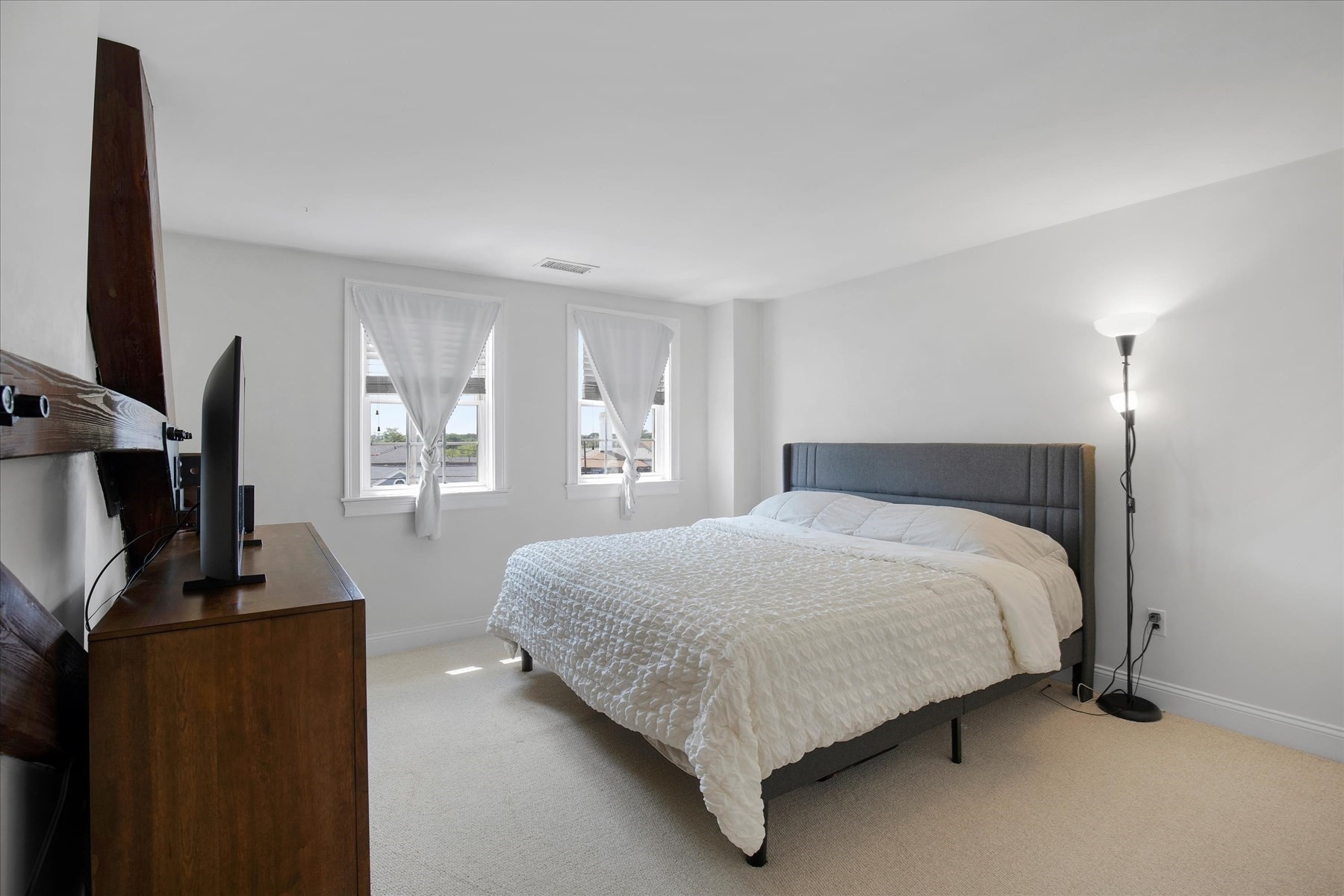 615 Main # 7 Property Photo 18