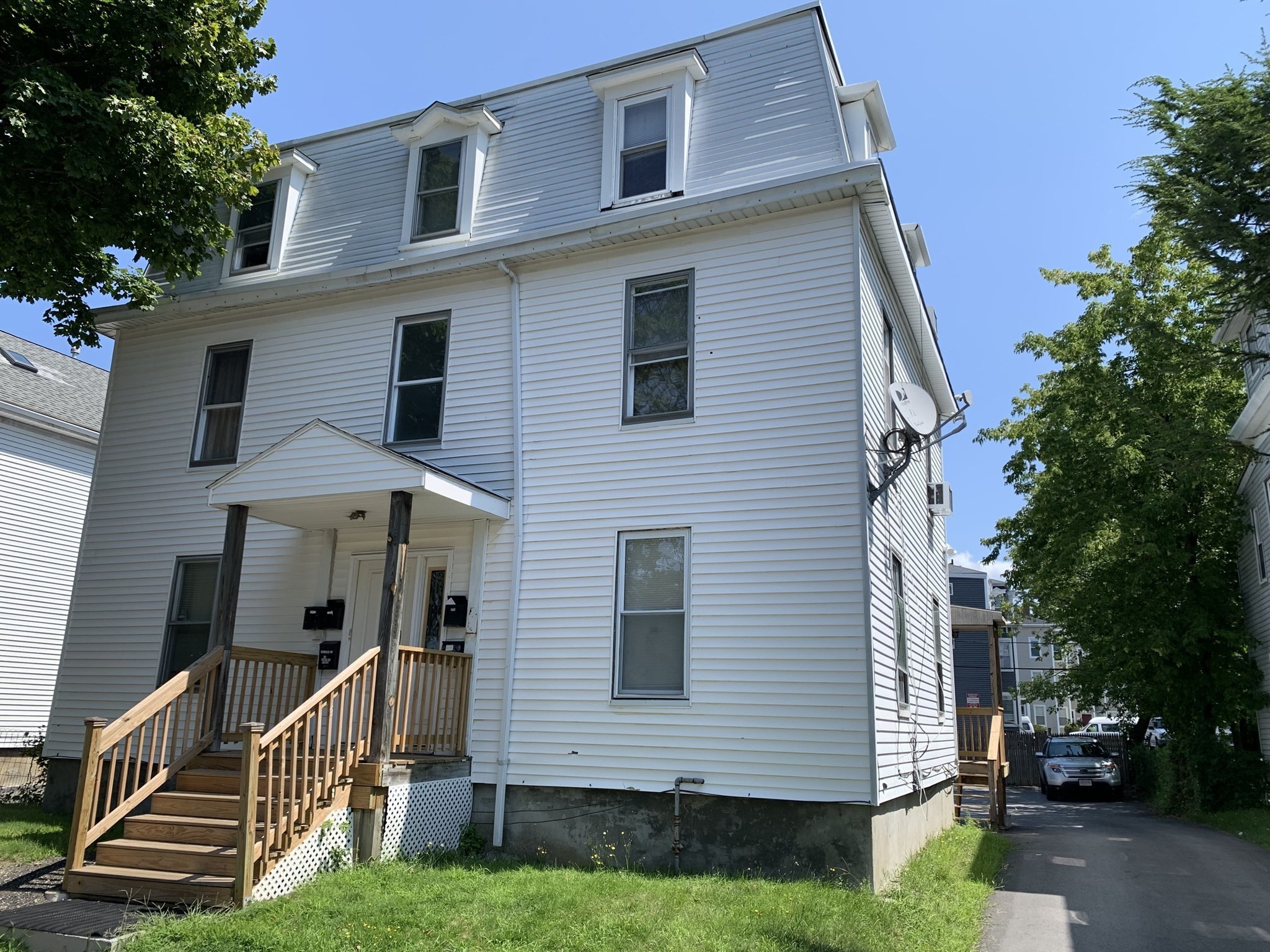 10 Denny St Property Photo 1