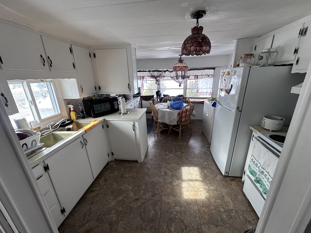 4 Ethel Av Property Photo 3