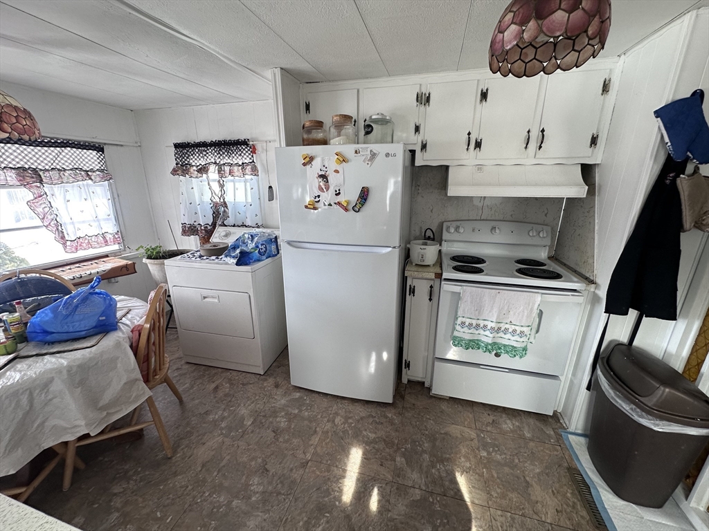 4 Ethel Av Property Photo 8