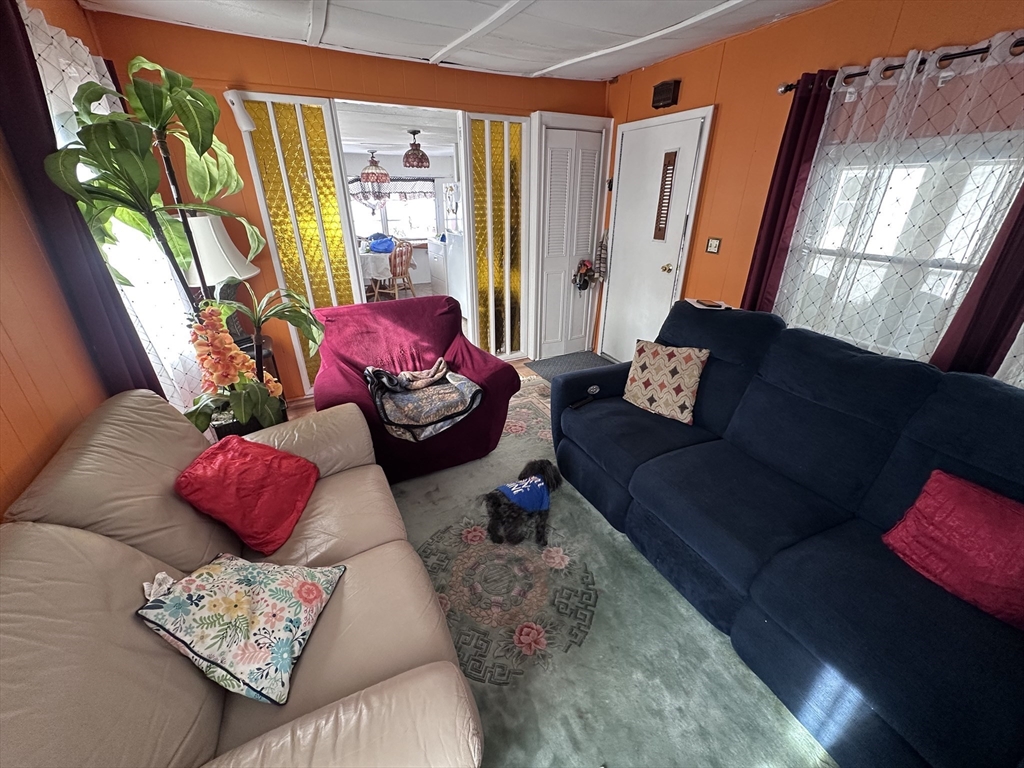 4 Ethel Av Property Photo 9
