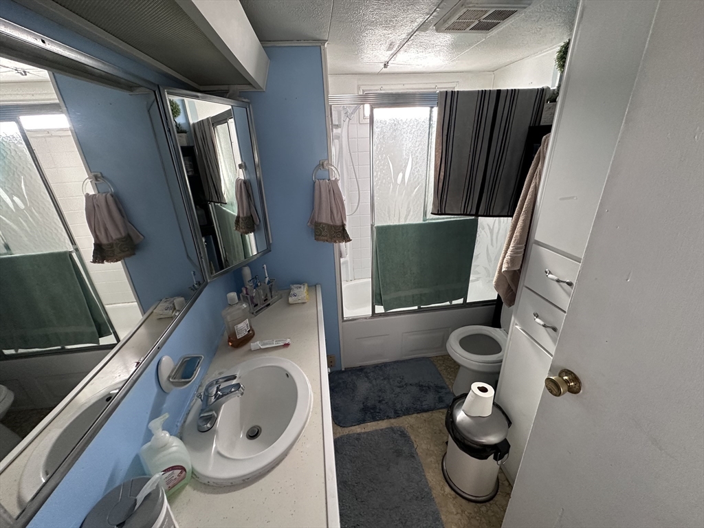 4 Ethel Av Property Photo 10