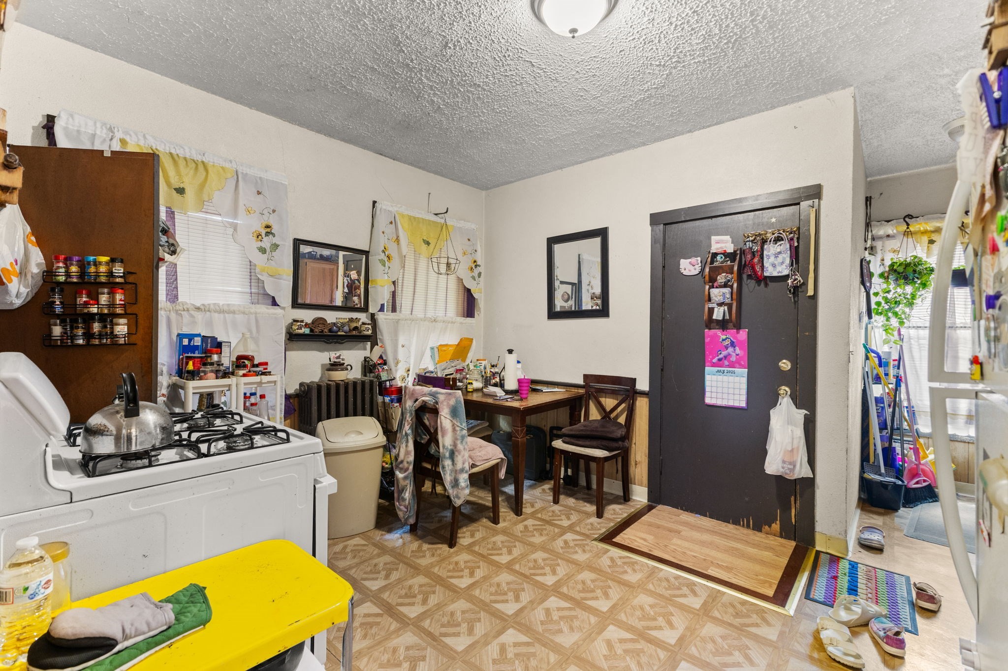 282 Belmont St Property Photo 17