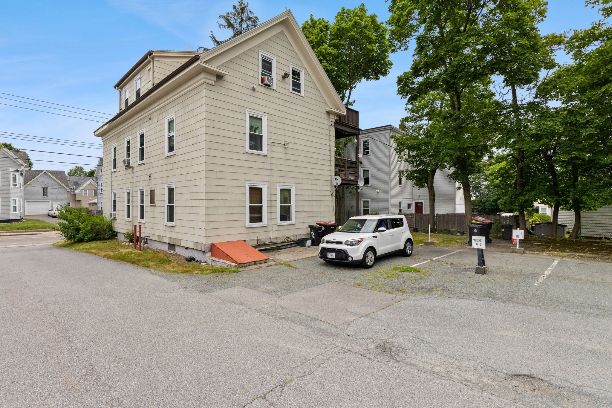 282 Belmont St Property Photo 32