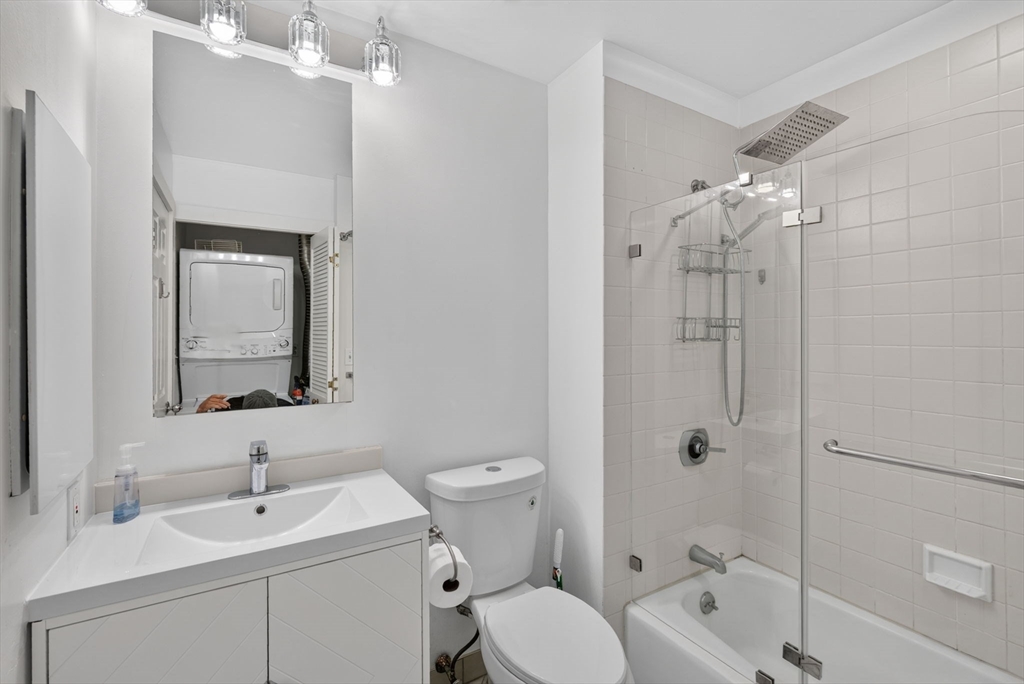 216 Summit Ave # 201 Property Photo 32